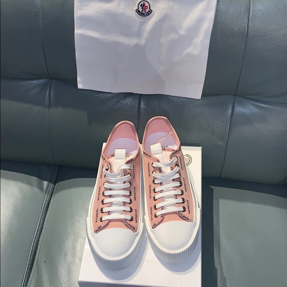 Moncler® Logo Canvas Low-Top Sneakers - Picture 5 of 16